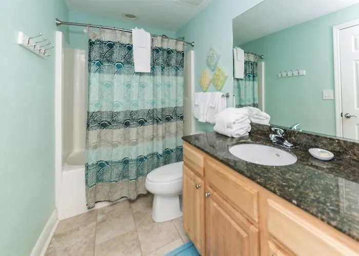 Apartment Crystal Tower Corner Unit 801 *