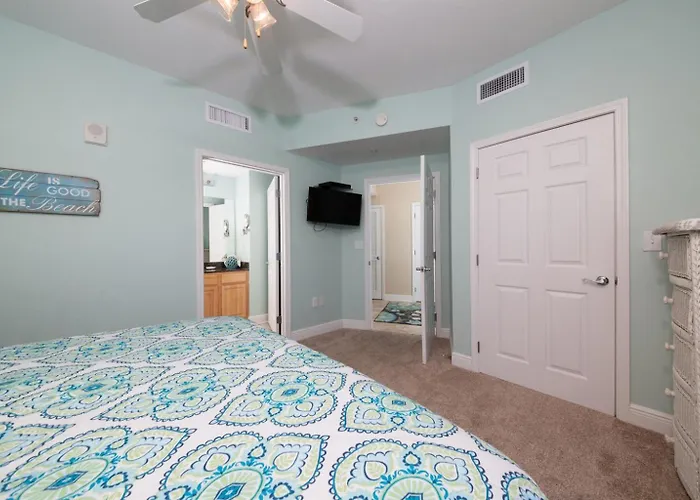 Apartment Crystal Tower Corner Unit 801